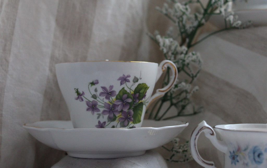 Paisley Handmade Spiced Chai Cinnamon Scented Soy Candle in Teacup