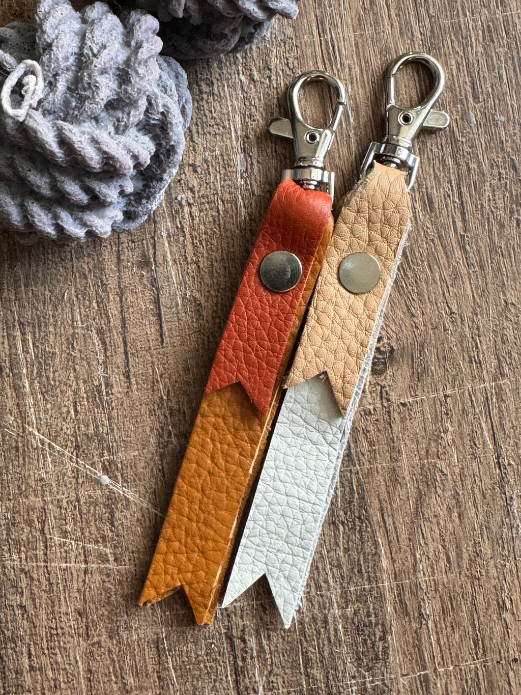 Ginnie Handmade Leather Keychain White & Taupe